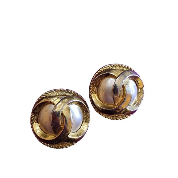 Vintage Chanel Signed Pearl Logo Clip Earrings (A1769) - Picture 1 of 8